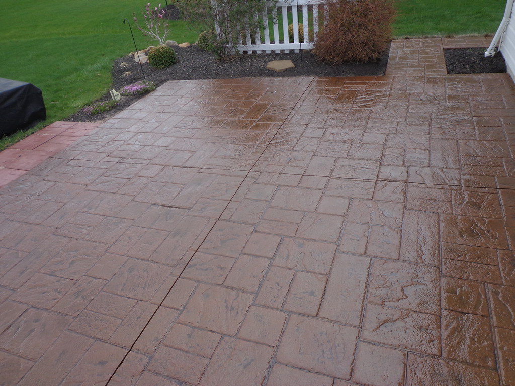 this is a picture of Sacramento stamped concrete driveway